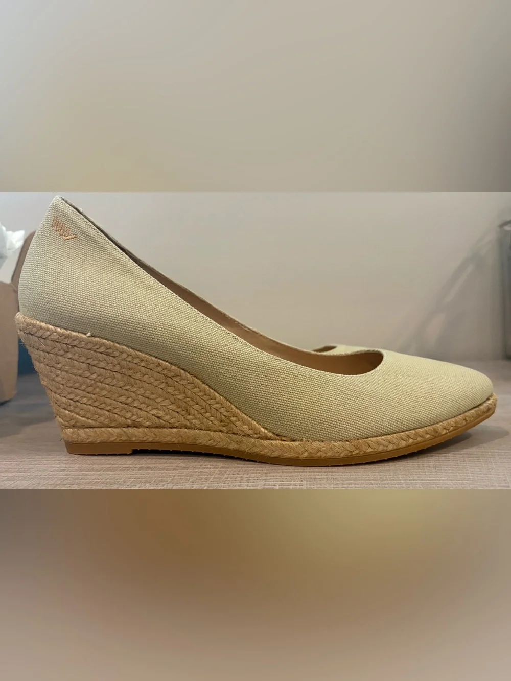 VISCATA Barcelona Roses Canvas U Cut Espadrille Wedges in Old Canvas, size 40 - Picture 2 of 7
